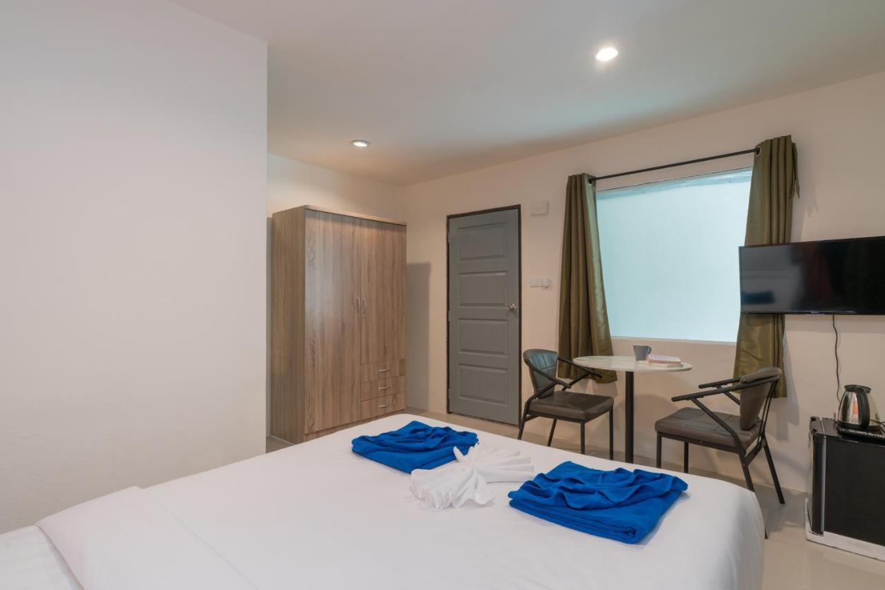 Grey Door Hotel Patong Exterior photo